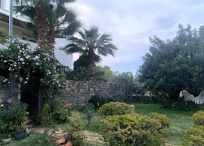 Ammoudi Hideaway