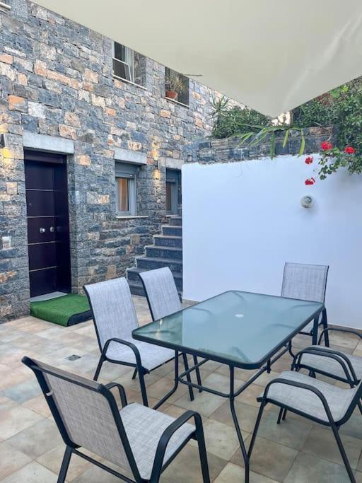 Ammoudi Hideaway