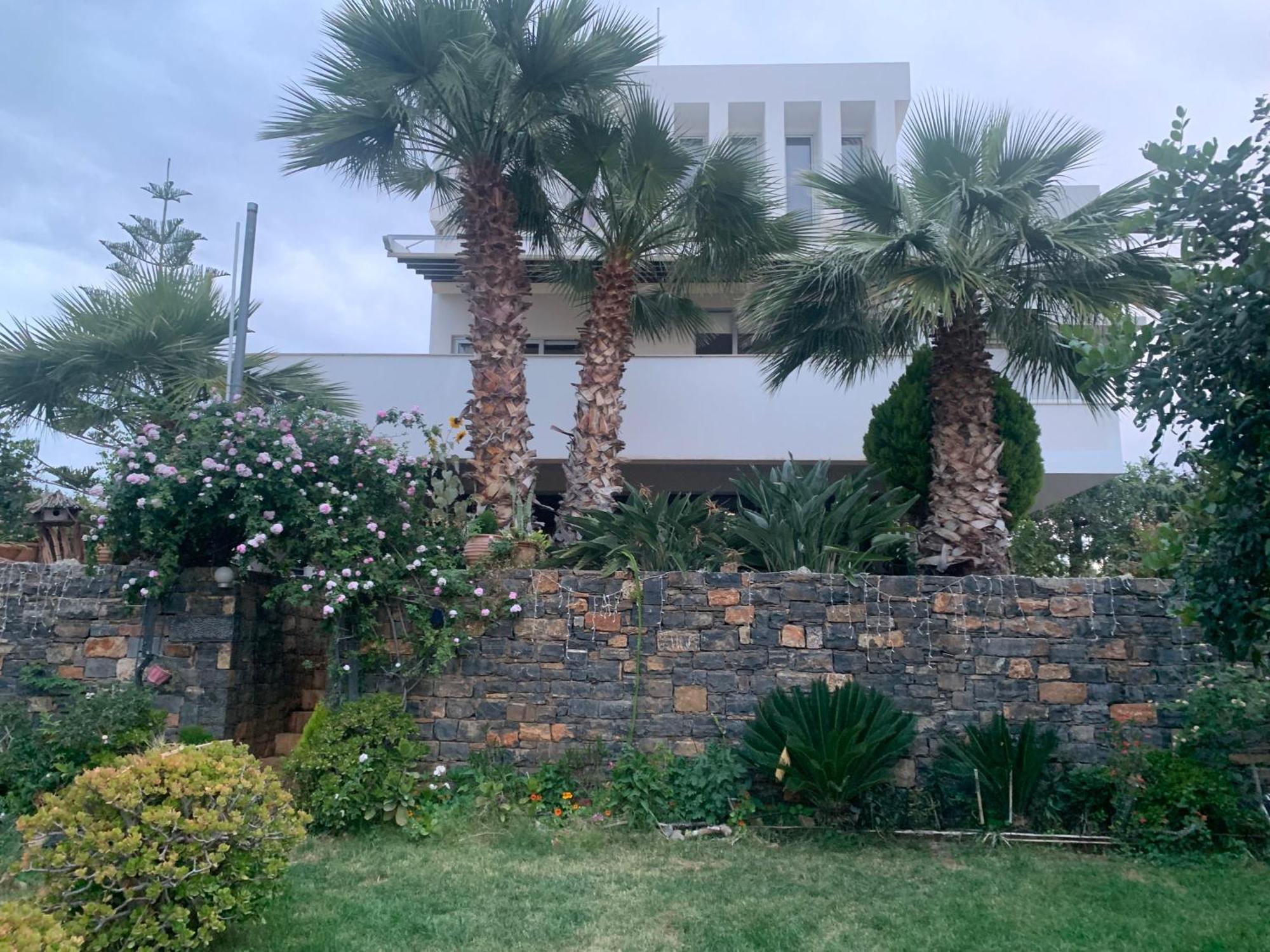 Ammoudi Hideaway *